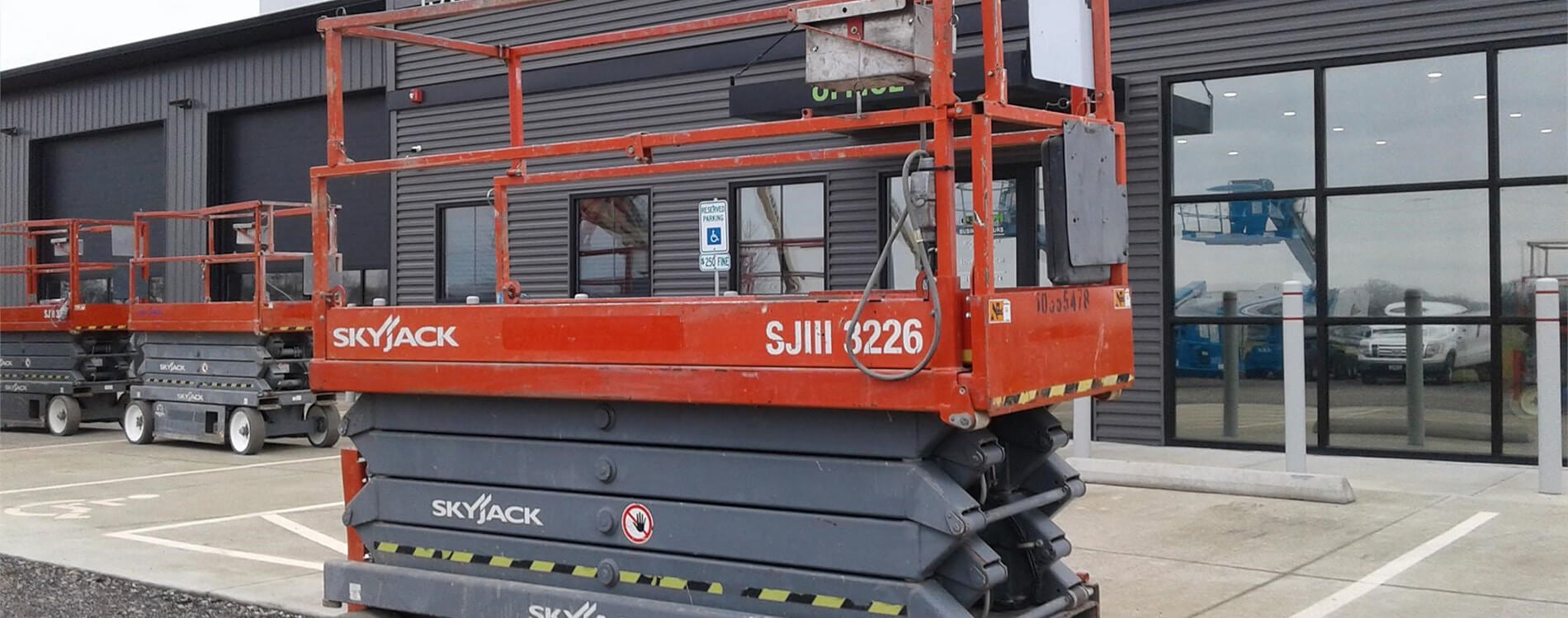 SkyJack Scissor Lift
